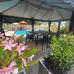 בית נופש Maison De Charme - 10 Personnes - Piscine Privee
